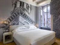 Lords of Verona Luxury Apartments - Condos