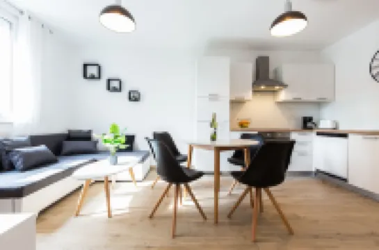 Deluxe Apartment Near the Bridge