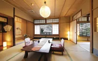 Nanten-En Hotels in Chihayaakasaka