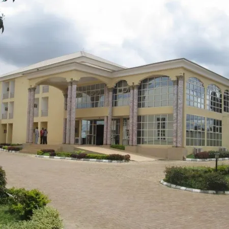 Elim Top Suites