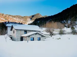 Les Pardines 1819 Mountain Suites & Spa