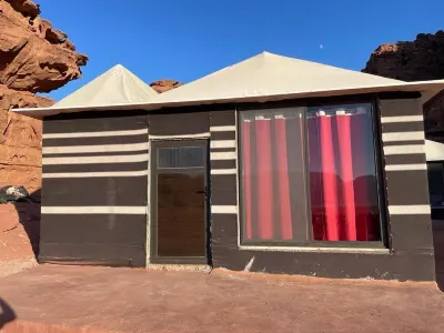 Beyond Wadi Rum Camp Hotel a 