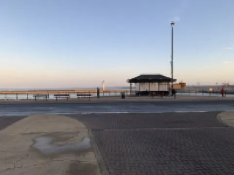 Lovely 2-Bed Apartment in Wallasey, Sleeps 4