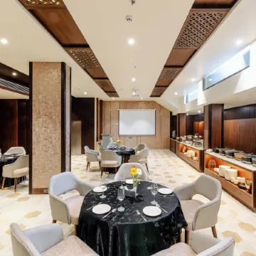 Signature Hotel