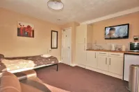 Central Studios 87 Tennyson Road Hotels in Tewkesbury District