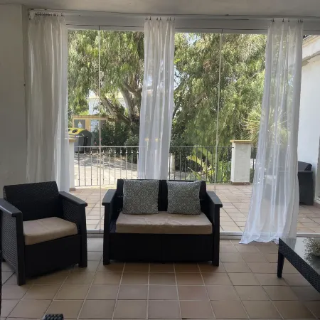2 Bed Flat-Sleeps 4-Pets-Parking-Marina Duquesa