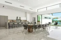 Sleeps 20 Spacious Retreat Pool & Hot Tub Retreat Bravo Villa #4 by Avantstay