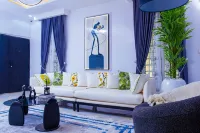 TM Luxe Stays Apartment