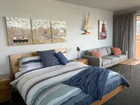Boat Harbour Jetty B&B Hotels in Port Albert