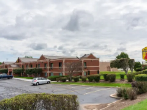 Super 8 by Wyndham Elgin Hoteles en Elgin