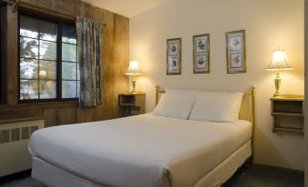 Summit Lodge
