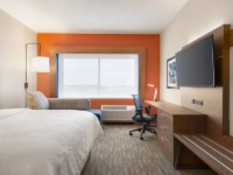 Holiday Inn Express & Suites BEAVER DAM by IHG Hotels in Dodge County