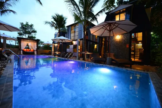 Bukit Pool Villas