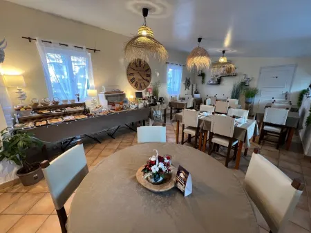 Hôtel le Médiéval - Parking Inclus & Accueil vélo