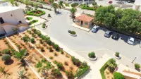 Nanakis Beach Luxury Apartments - parking