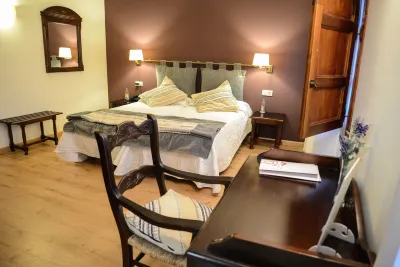 Hotel Cardenal Ram Hôtels à : Monroyo