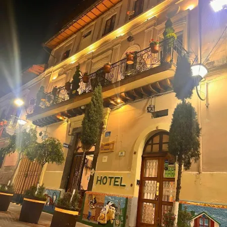 Friends Hotel & Rooftop - Historic Center & Museums