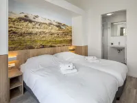 Detached Luxurious Lodge with Washingmachine, Near the Beach
