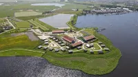 Dutchen Erfgoedpark de Hoop Glamping Отели рядом со станцией Uitgeest