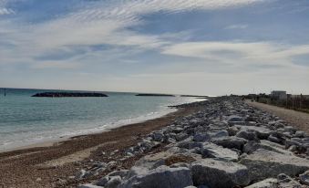 Remarkable Seaside Apartment - Sleeps 4