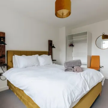 CH Apt 9 2Bed in Bath