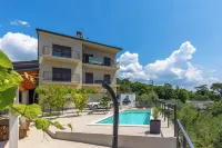 Pool Apartment Happy Sound - Happy Rentals - Ocean View