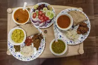 CosmicStays Lazy River Cottage-Stargazers Paradise Hotels in Varoti Kh.