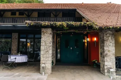 Vila Podvin Hotels near Lokalna trgovina 18sedem3, Radovljica, Doza domač´ga d.o.o