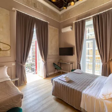 The Duomo House by House in Naples