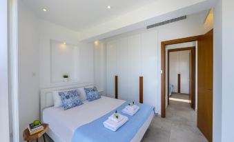 Mackenzie Castella Beachfront Suite