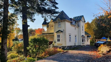 Le Salon des Inconnus Отели в г. Шеневиль