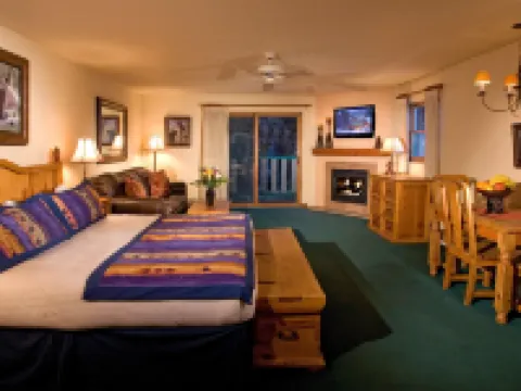 阿爾卑斯一田一墅套房酒店 陶斯滑雪谷酒店