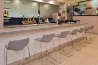 La Quinta Inn & Suites by Wyndham Indianapolis South - bar