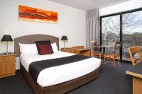 Alpha Hotel Canberra Hotels in Greenway