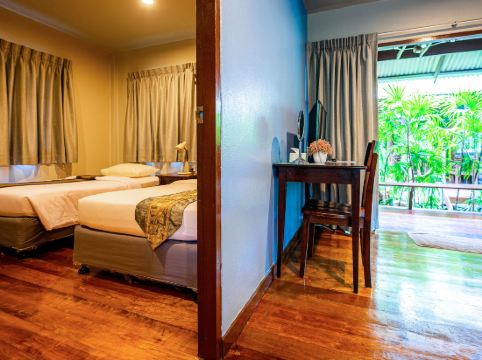 บ้านกลางอ่าวบีชรีสอร์ท