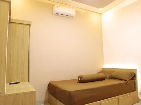 The Maguwo Premiere Kost Ekslusif Отели рядом с достопримечательностью «Blue Lagoon Sendang Tirta Budi»