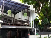 โฮม 16 โรงแรมใกล้สวนเบญจกิตติ