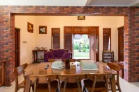 Belgareti Modern Ethnic House Cipanas Puncak