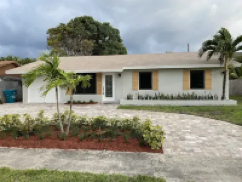 Impeccable 3 BR Beach Home Near Famed Atlantic Ave