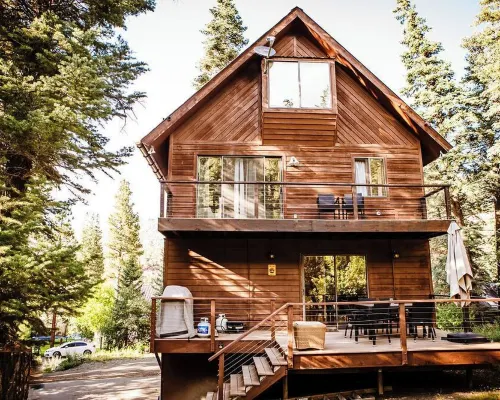 Cozy mountain retreat minutes from Downtown Ouray! Hotéis em Ouray County