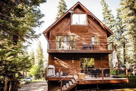 Cozy mountain retreat minutes from Downtown Ouray! Отели в г. Ouray County