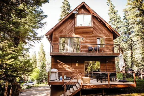 Cozy mountain retreat minutes from Downtown Ouray!