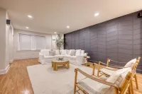 Deluxe Downtown Lancaster 3BD - Rooftop & Parking