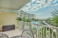 Destin west, Ocean view, walk to the beach, lazy river, hot tubs and 7 pools