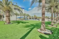 Destin west, Ocean view, walk to the beach, lazy river, hot tubs and 7 pools