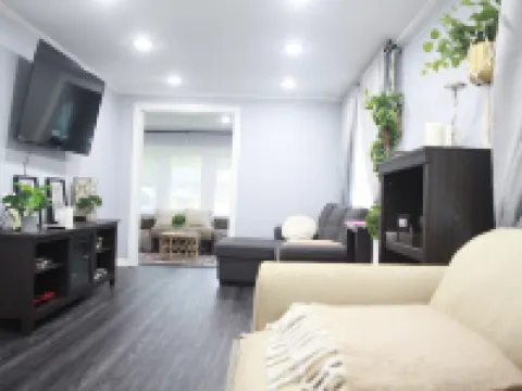 Close to Wisconsin Dells freshly renovated home in Baraboo! Hotels in Baraboo