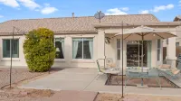 Large Backyard and Cozy Firepit - Spacious Tranquil Retreat Hotels in Surprise