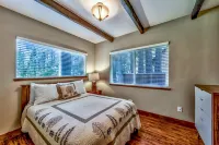 Hot Tub, Gourmet Kitchen and Expansive Decks - Serene Retreat Hotel di El Dorado County