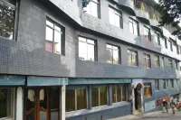 Goroomgo Kasturi Palace Darjeeling - Bãi đậu xe