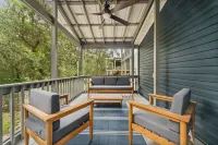 Spacious Parking and Modern Amenities - Inviting Family Retreat Hotels in Seaside